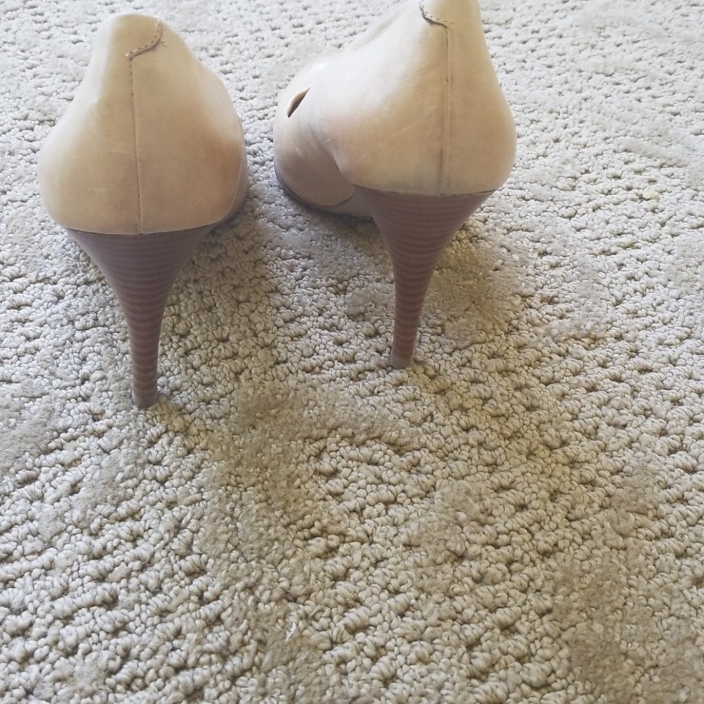 Heels - Picture 3 of 4